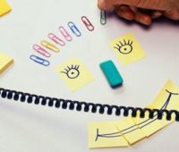 feliz no trabalho